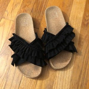 OPEN TOED SANDALS FROM FOREVER21